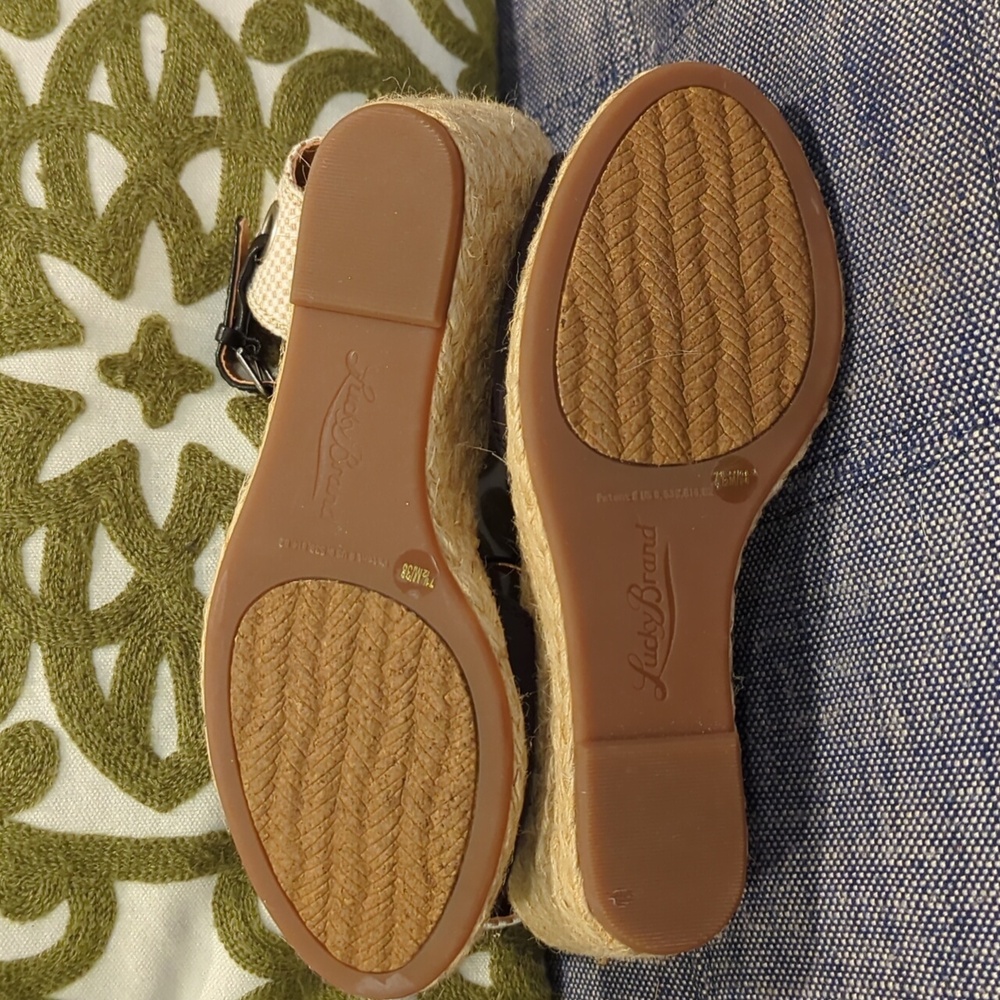 Lucky Brand “Kyndra” black and beige wedge heel sandals, size 7.5 NWOT - Picture 7 of 12